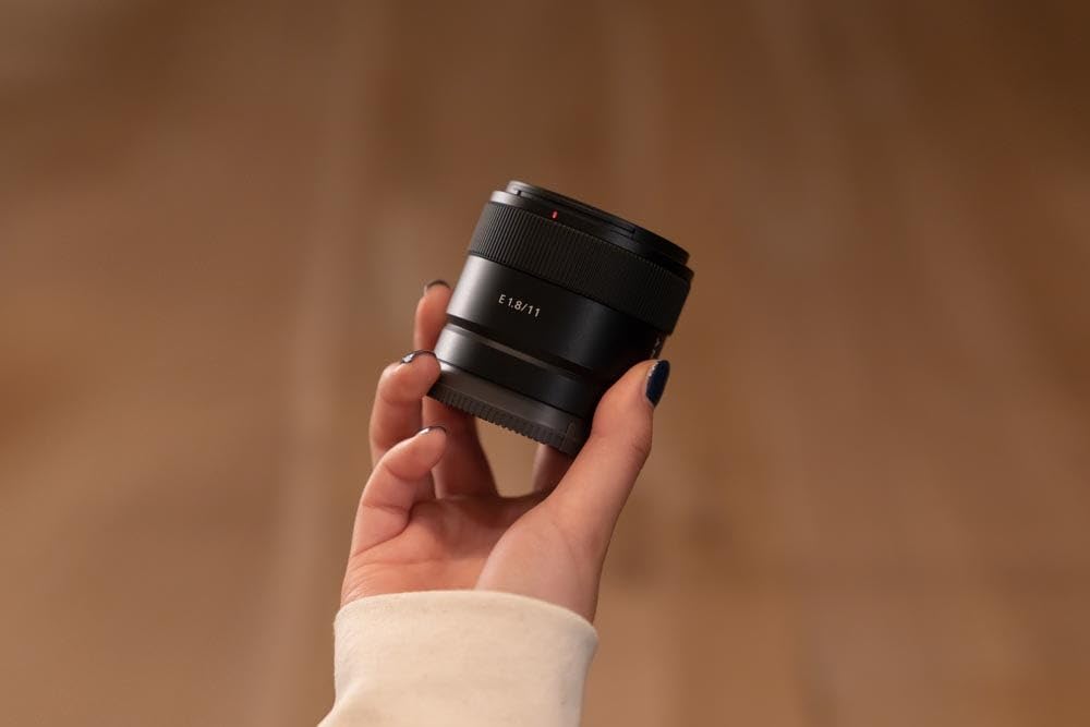 sony-sel11f18-11-mm-f1-8-ultra-weitwinkel-objektiv-f-r-aps-c-e-mount-kompakt-und image 3