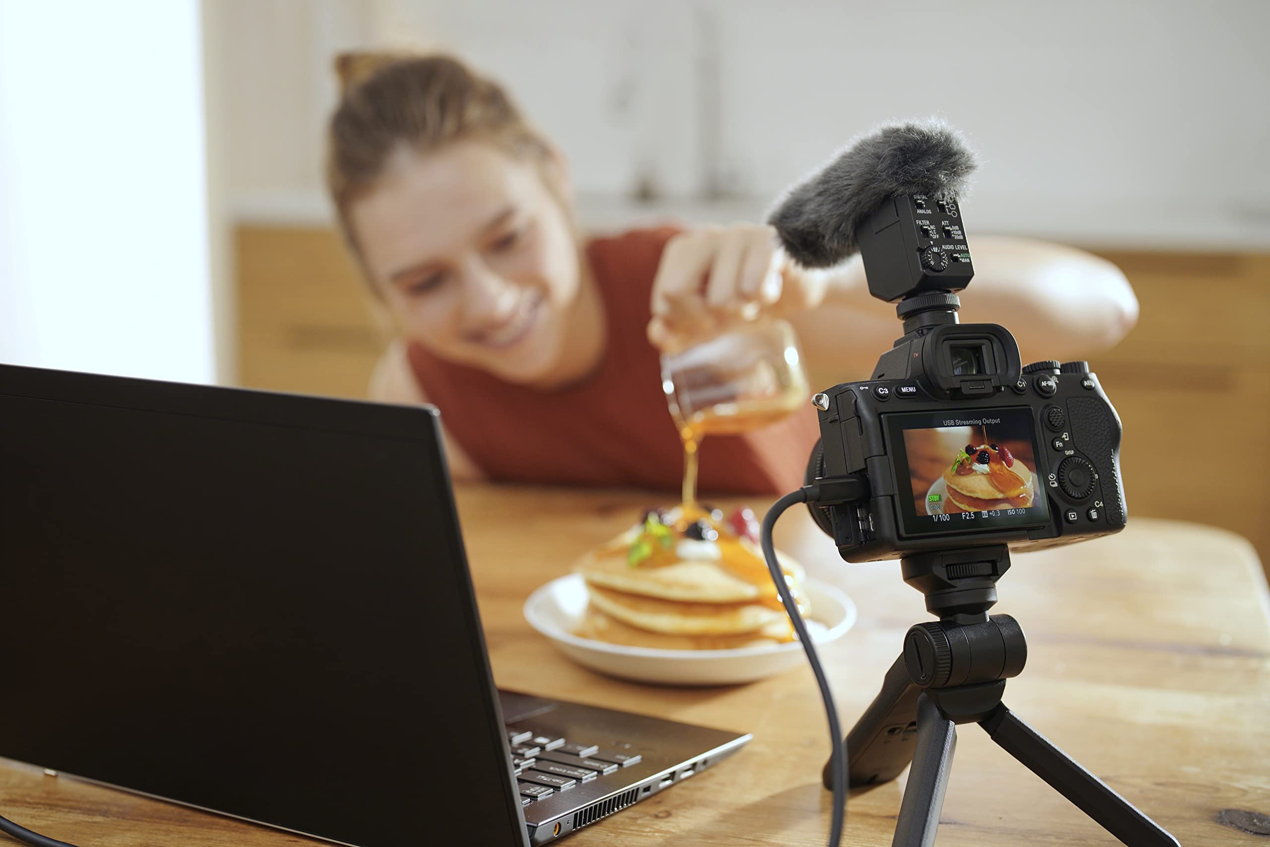 sony-alpha-7-iv-vollformat-systemkamera-mit-28-70-mm-objektiv-33-mp-4k-60p-echtz image 4