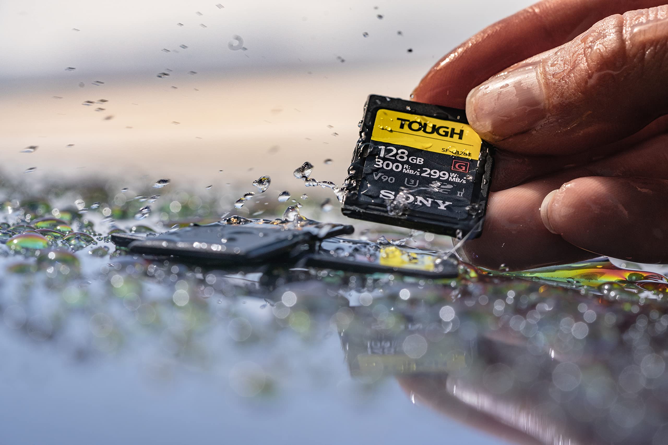 sony-tough-sf-g256t-sdxc-uhs-ii-speicherkarte-256-gb-v90-299-mb-s-ip68 image 3