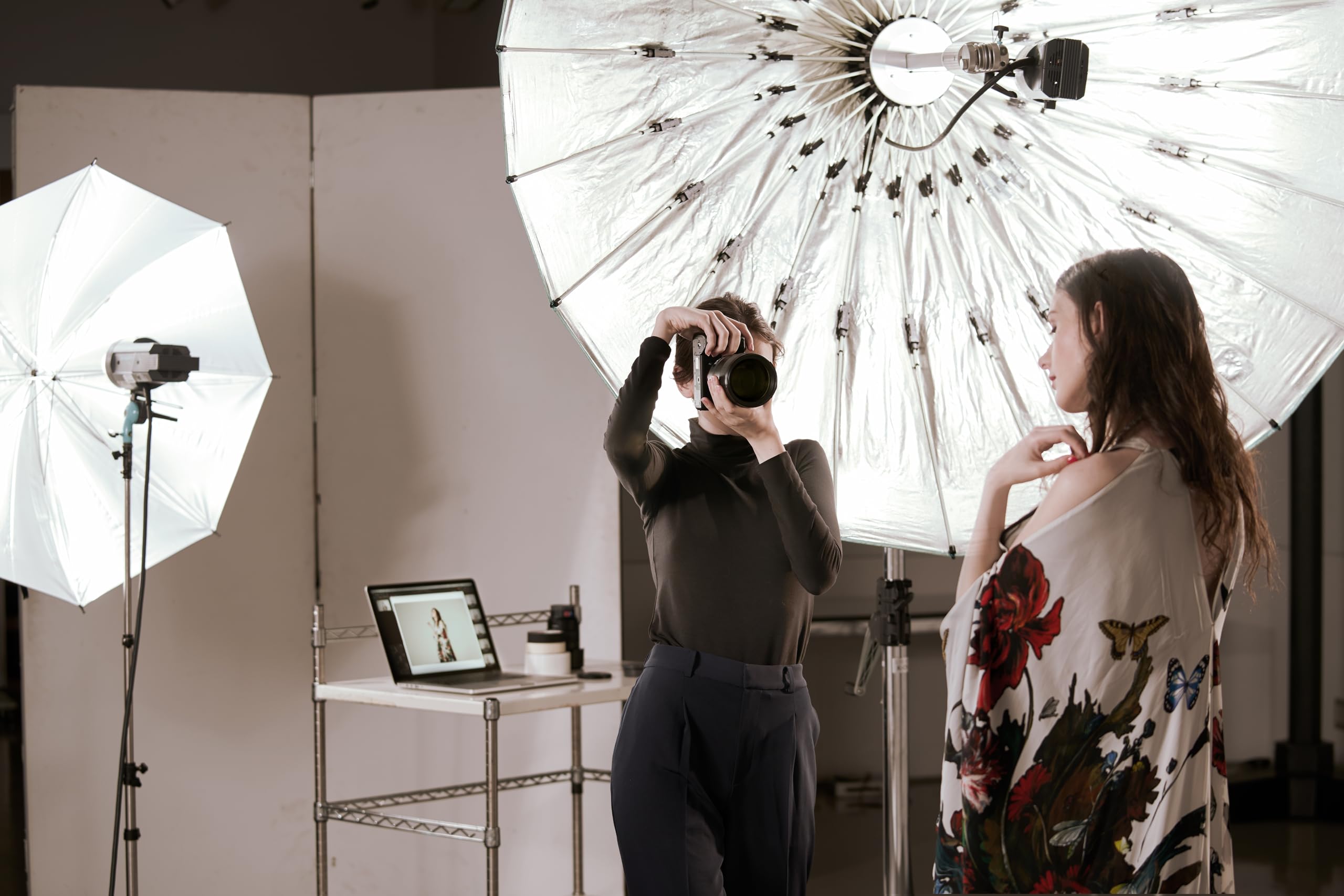 sony-alpha-7r-iv-vollformat-systemkamera-geh-use-61-mp-4k-10-fps-eye-af image 6