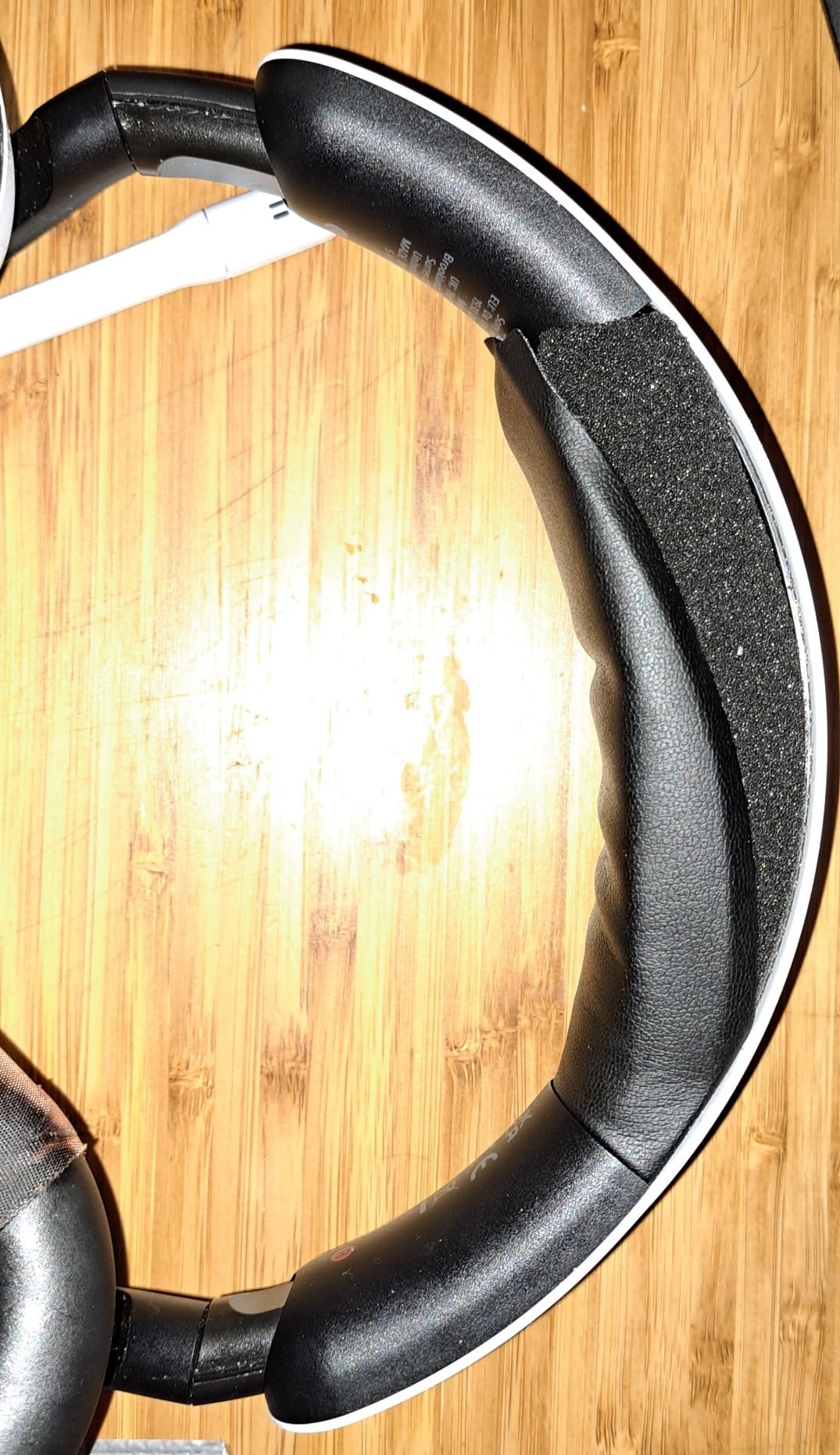 Gutes Headset, aber für alte Ohren anstrengend