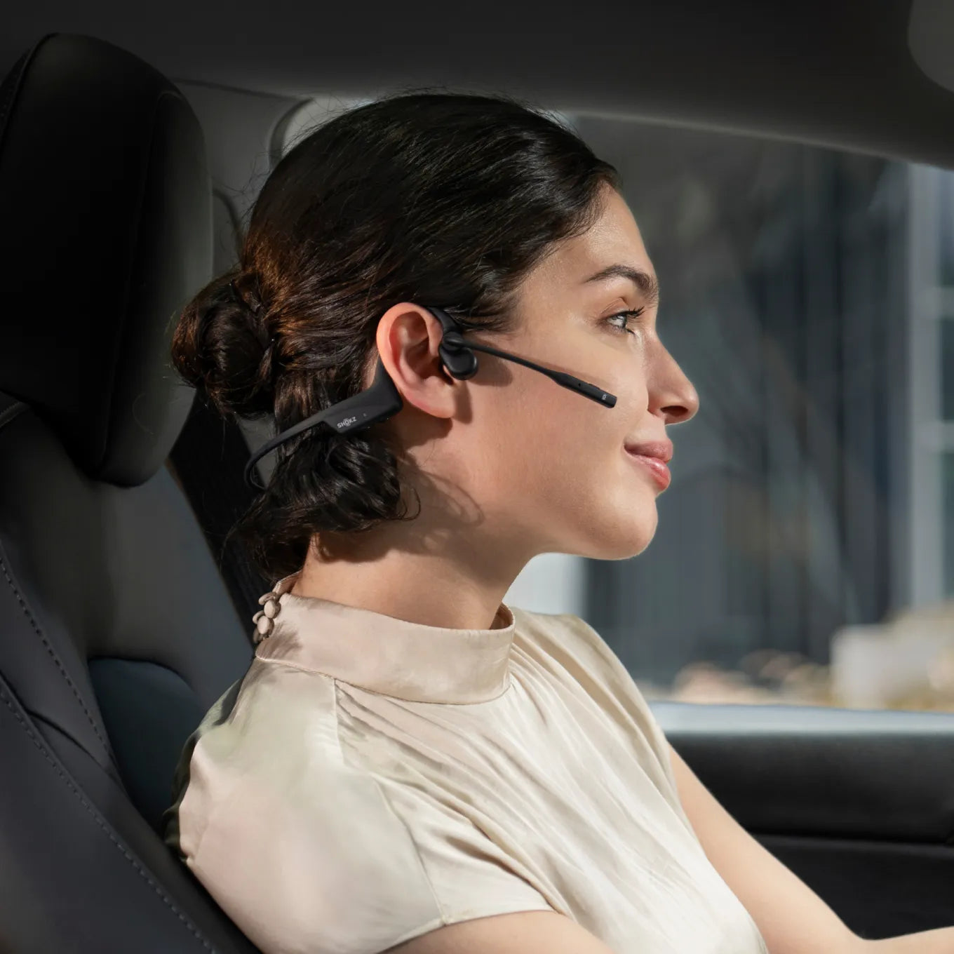 shokz-opencomm2-bone-conduction-headset image 8